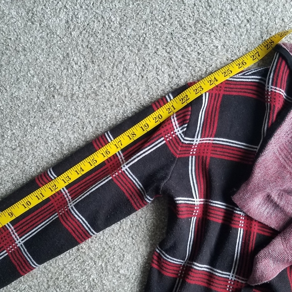 Jones NY waterfall open front red and black plaid cardigan with pockets - Picture 12 of 13